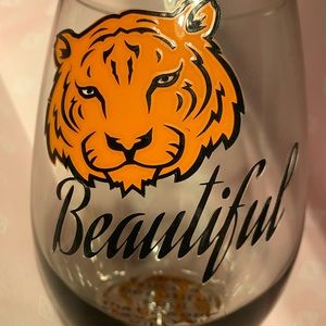 Classy Tiger Wine Glass Set